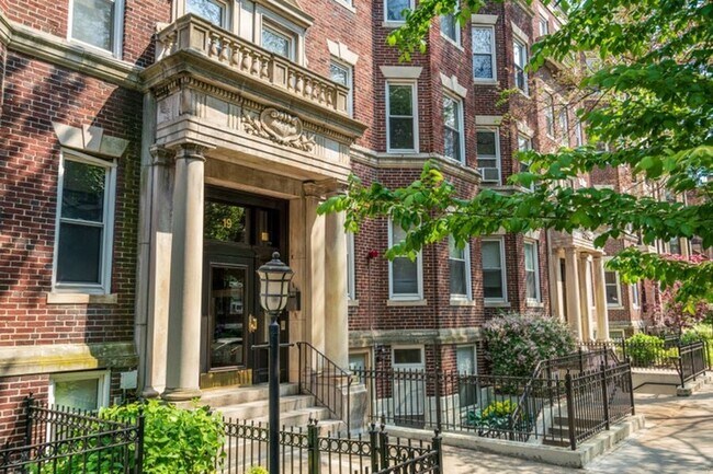 rm233 - 15-19 Queensberry Street