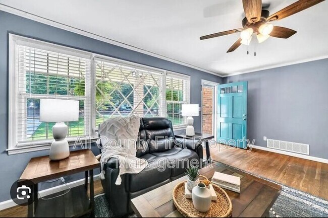 Photo - 4106 N Shallowford Rd