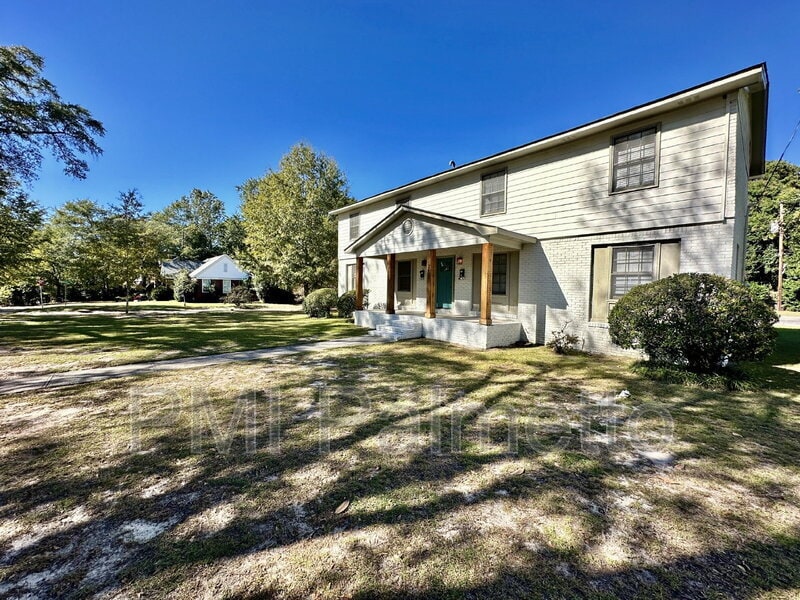 Photo - 2403 Duncan St