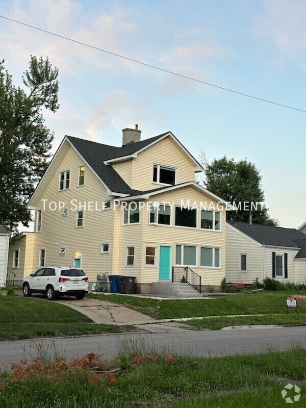 Building Photo - 3719 3rd St Rental