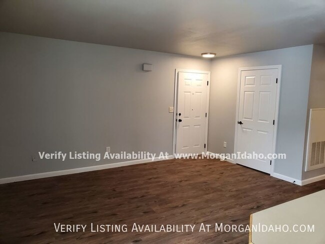 Photo - 10096 W Garverdale Ln Unit 102