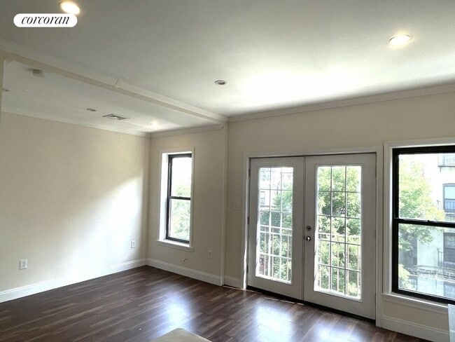 Building Photo - 427 E 117th St Rental