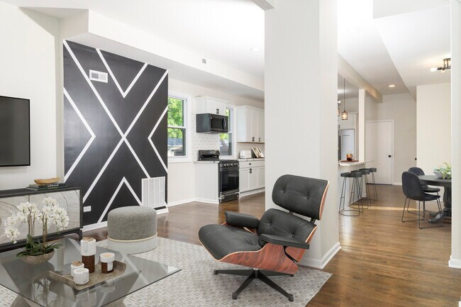 Photo - 429 W 102nd Pl