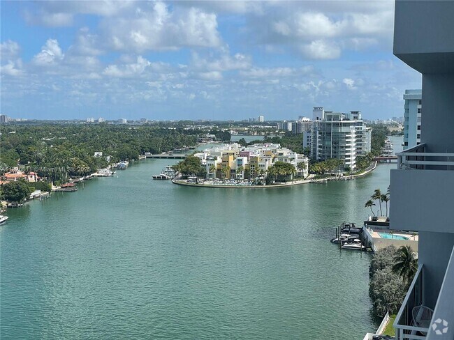 Building Photo - 5700 Collins Ave Unit 15H Rental