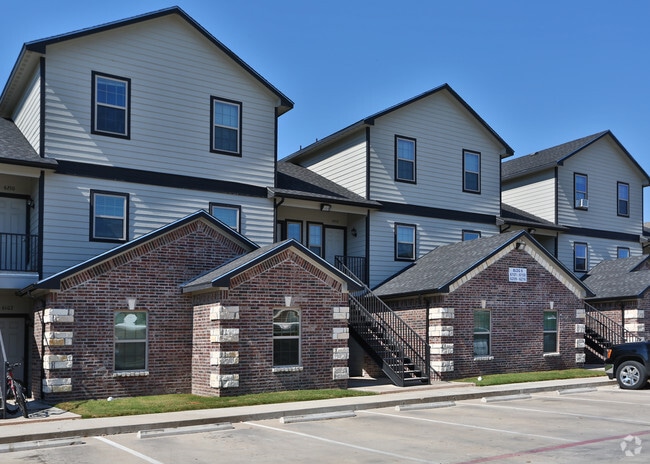 The Summit Apartments