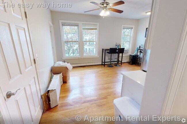 Photo - 33 Portsmouth St Unit #3R