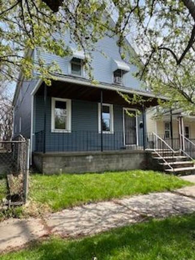 Building Photo - 3119 W 68th St Unit 2 Rental