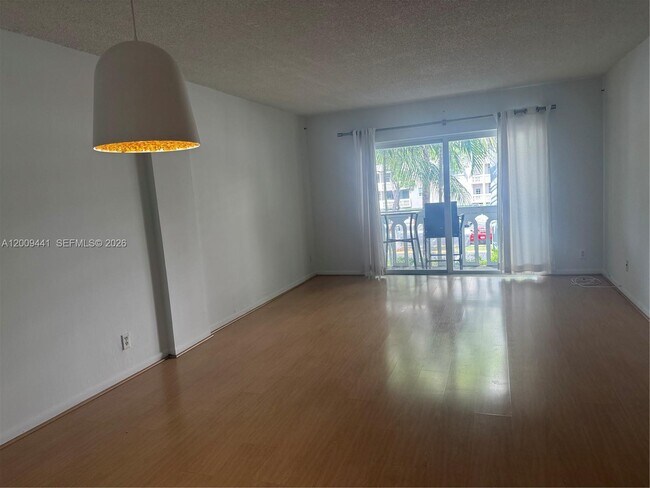 100 Edgewater Dr Unit 236