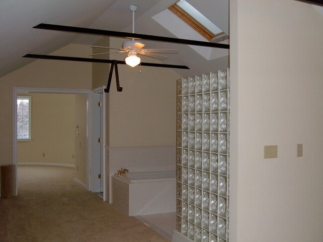 369 Etna Rd