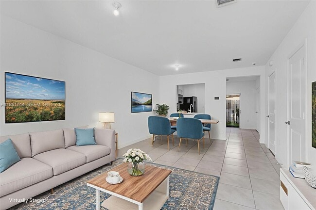 Photo - 540 NE 5th Ter