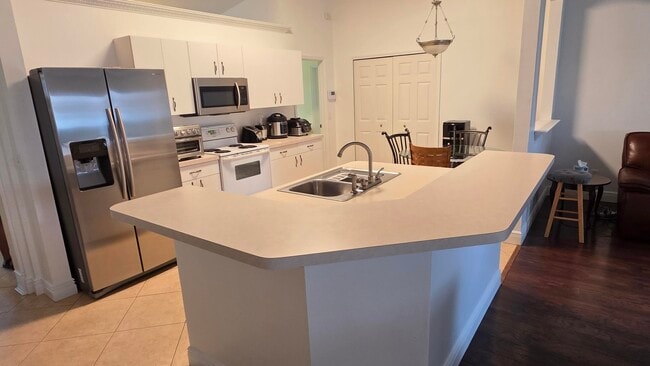 Photo - 6448 NW Colgate St