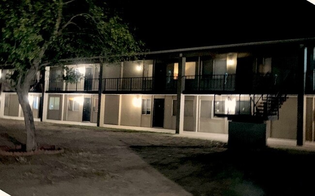 Photo - Villa Granada Apartments