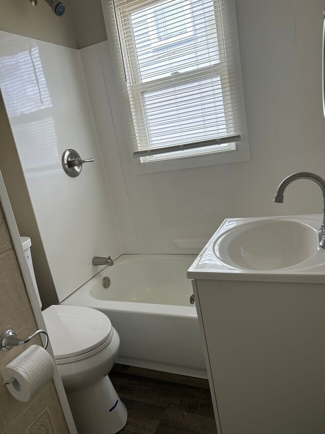 Photo - Updated 2/3 Bedroom Bedroom Austintown Home for Rent