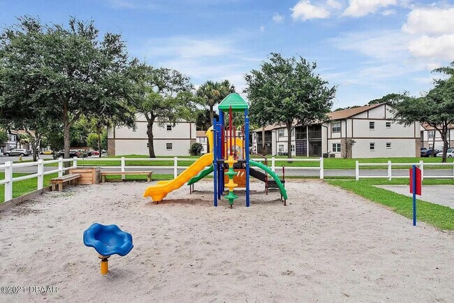 Photo - 430 Banana Cay Dr Unit F