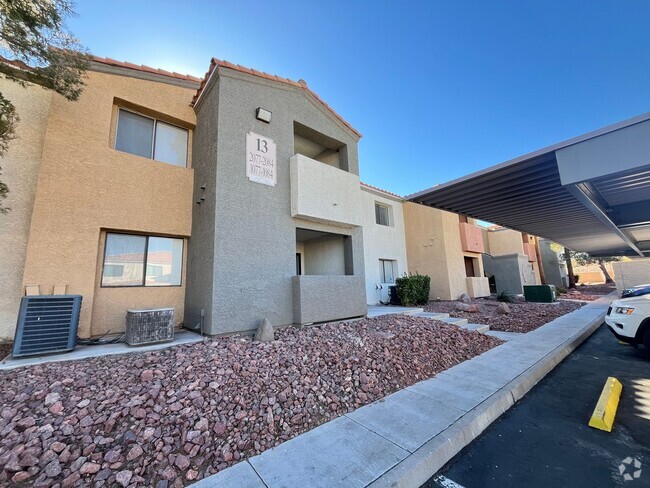 Building Photo - 3 Bedroom Apartment in Desert Shores!