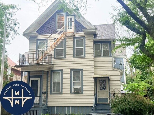 Building Photo - 1720 N Astor St