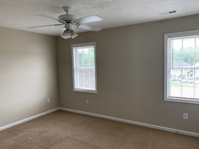 Photo - 448 Three Creeks Ct Unidad A