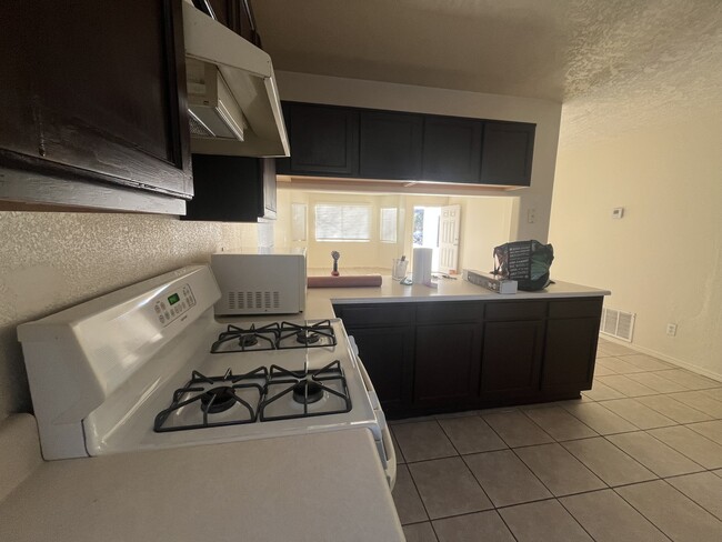 Photo - 1301 Villa Chamisa NE