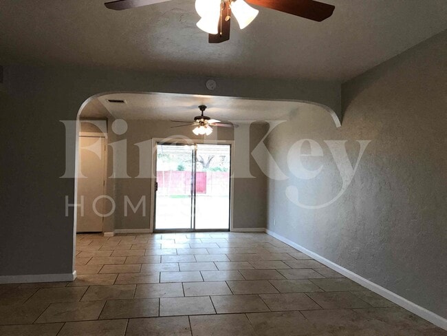 Photo - 1507 W Berridge Ln