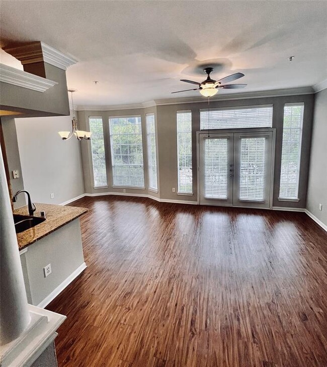 Building Photo - 5353 Memorial Dr Unit 3056 Rental