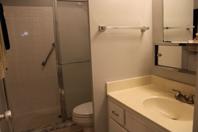 Photo - 1100 Erie Ave