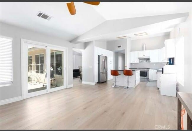 Photo - 43345 Via Sabino