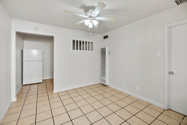 Building Photo - 3914 Thomason Ave Unit 5