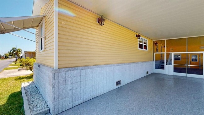 Photo - 10728 Poplar St NE