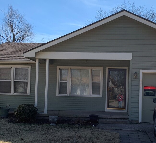 Photo - 411 E Spencer Dr