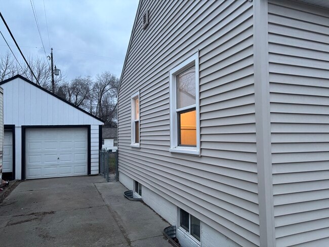 Photo - 10105 N Wesley Rd