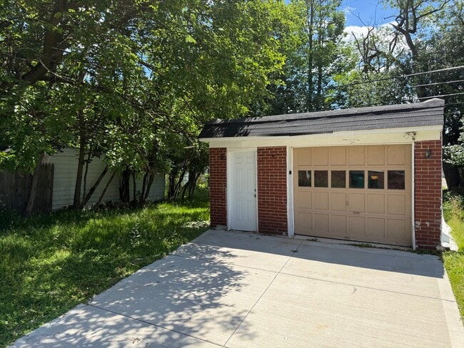 5713 South Blvd