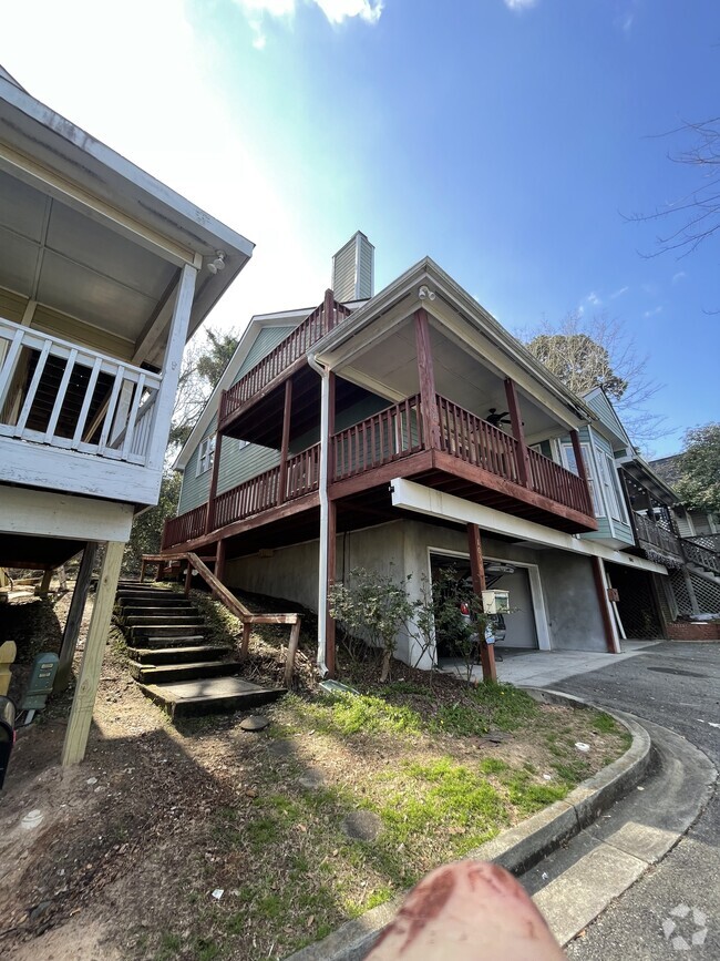 Building Photo - 1038 Walnut St Rental