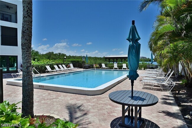 4835 Bonita Beach Rd SW Unidad 102