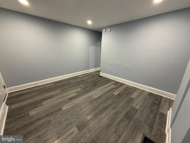 Photo - 363 E Airy St