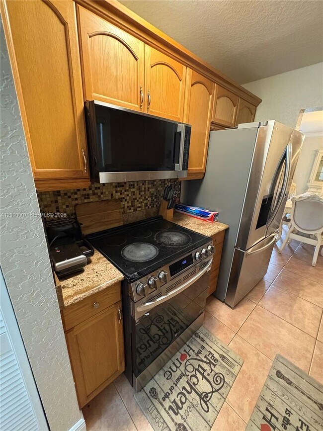 Photo - 8905 NW 38th Dr