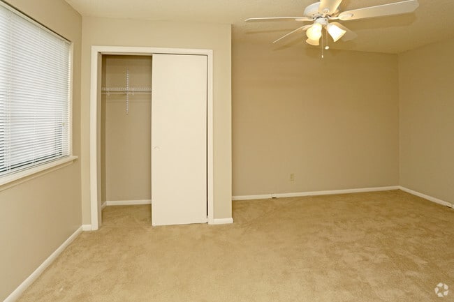 1BR, 1BA - 650 SF