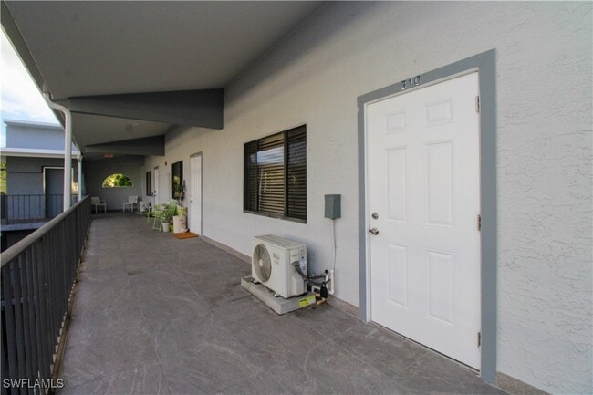 Building Photo - 826 Wiggins Pass Rd Unit 310