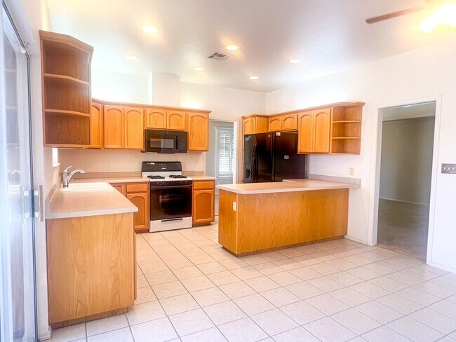 Photo - Adorable 3 bedroom 2 bath in Northeast El ...