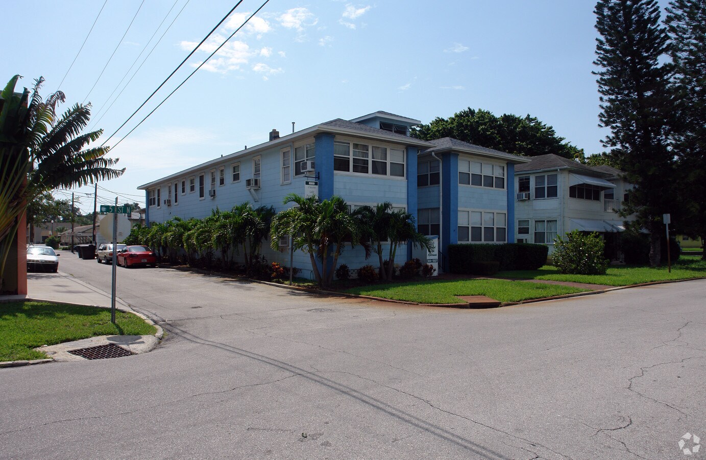 Crescent Lane Apartments - Crescent Lane Apartments