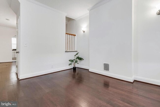 Building Photo - 218 N Glover St Rental