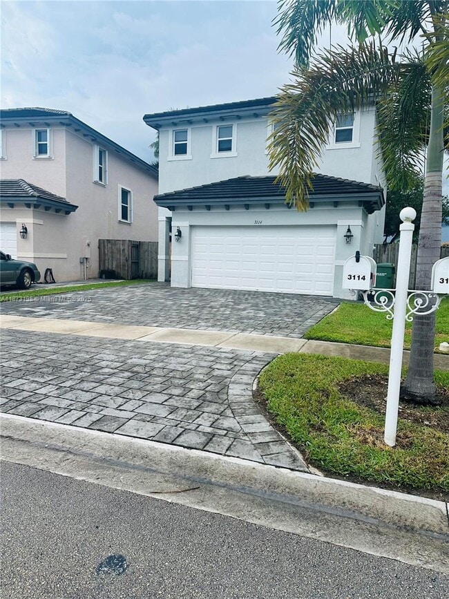 Building Photo - 3114 SE 3rd Dr Rental