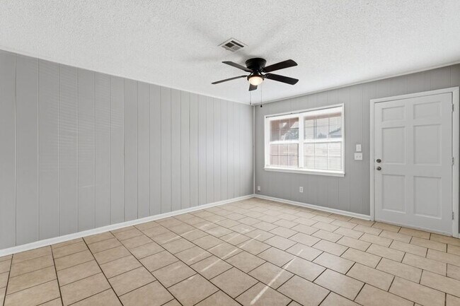 Photo - 742 N 6th St