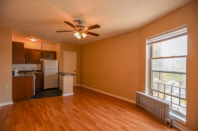 Photo - 910 Lawrence Unit 6