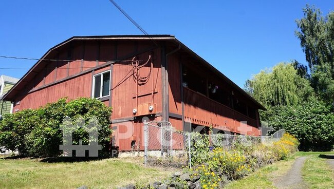 Beautifully Updated 2 Bedroom in Manette - Beautifully Updated 2 Bedroom in Manette House