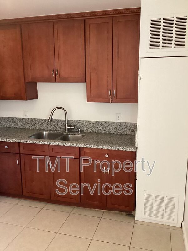Photo - 3729 Branch St