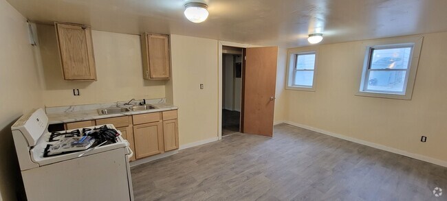 Building Photo - 2229 S 10th Pl Unit Lower Rental