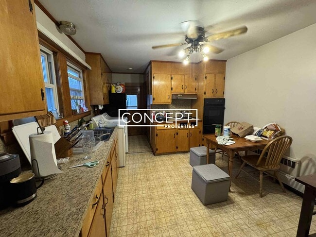 Building Photo - 32 Chetwynd Rd Unit 1