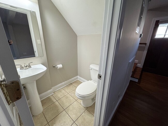 Photo - 422 State St