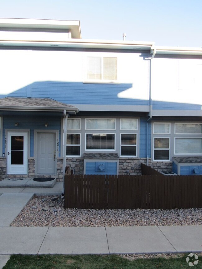 Building Photo - Two Story Townhome with Gas Fireplace