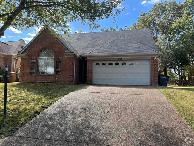 Building Photo - 3123 Woodland Crest Dr Rental